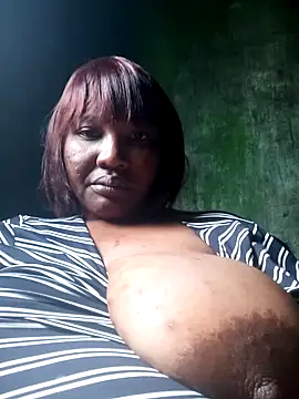 Snapshot of chubbydoll122 chatting on September 27, 7:58 am chubbydoll122 online show from September 27, 7:58 am