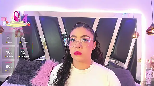 antonelllepiercee online show from October 7, 11:33 am