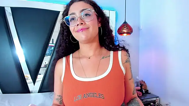 antonelllepiercee online show from March 17, 2:34 pm