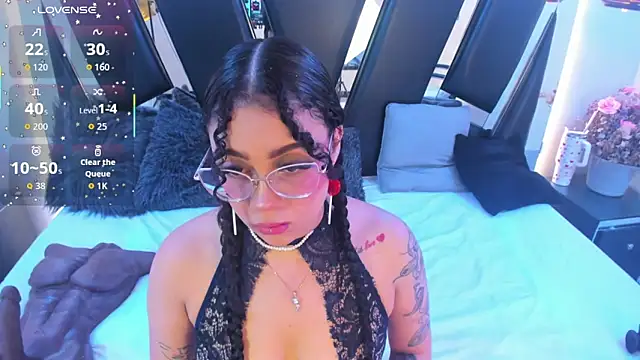 antonelllepiercee online show from November 26, 11:21 am