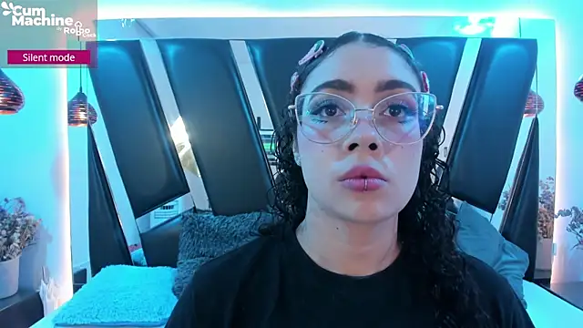 antonelllepiercee online show from September 11, 11:32 am