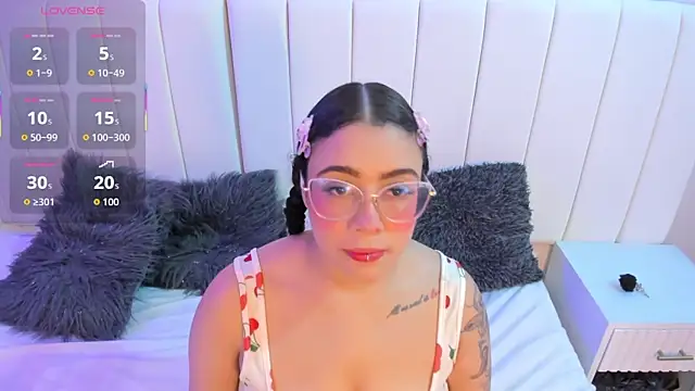 antonelllepiercee online show from March 18, 11:24 am