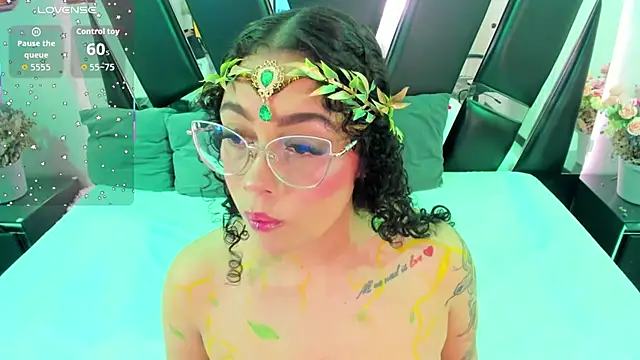 antonelllepiercee online show from December 3, 11:31 am