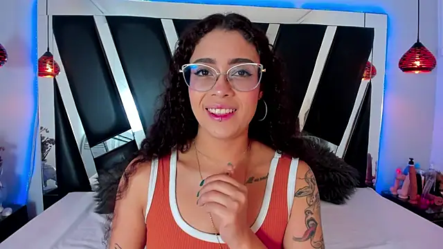 antonelllepiercee online show from March 17, 11:31 am