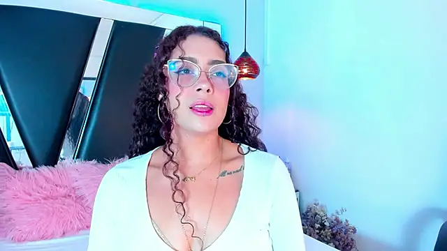 antonelllepiercee online show from March 20, 11:27 am