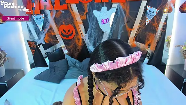 antonelllepiercee online show from October 22, 11:31 am