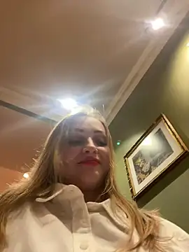 LadyTatiana online show from December 3, 4:11 pm