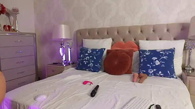 AnnaKarinaX online show from March 4, 4:20 am