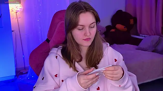 KellyPoter online show from March 18, 2:52 pm