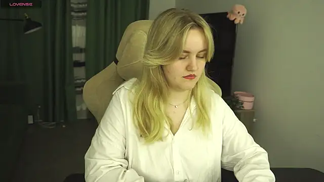 KellyPoter online show from June 20, 9:25 am