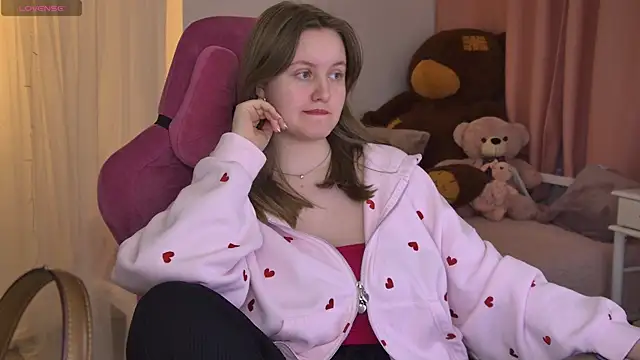 KellyPoter online show from April 16, 8:15 am