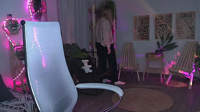 KellyPoter online show from June 5, 6:51 am