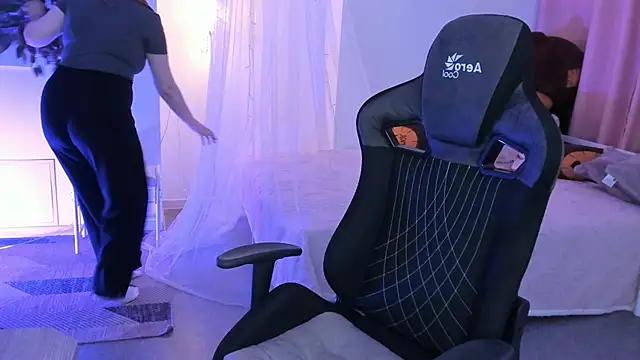 KellyPoter online show from February 24, 10:05 am