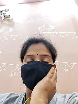 Snapshot of DesiRiya100 chatting on February 23, 4:35 pm DesiRiya100 online show from February 23, 4:35 pm