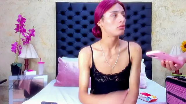 NahomiWhitel online show from March 4, 12:57 pm