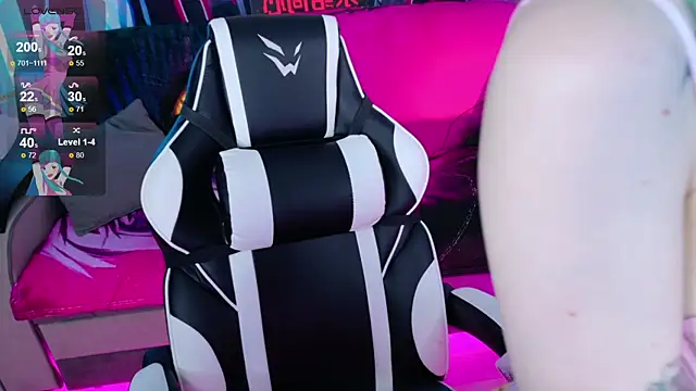 Aurora Natsuki online show from April 8, 11:01 am