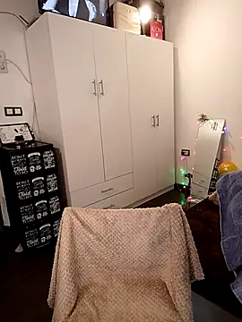 Mila Lovi online show from April 4, 10:00 am