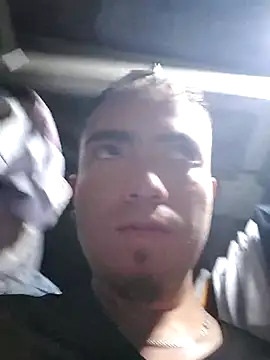 Snapshot of dragon1006 chatting on October 29, 4:22 am dragon1006 online show from October 29, 4:22 am