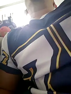 Snapshot of dragon1006 chatting on October 26, 8:31 pm dragon1006 online show from October 26, 8:31 pm