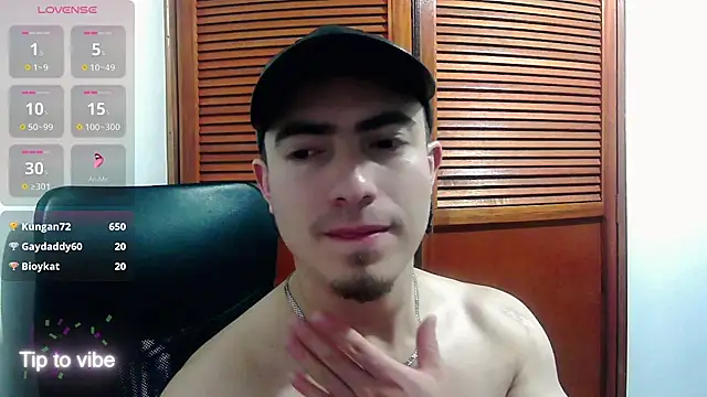 dragon1006 online show from June 2, 9:09 am