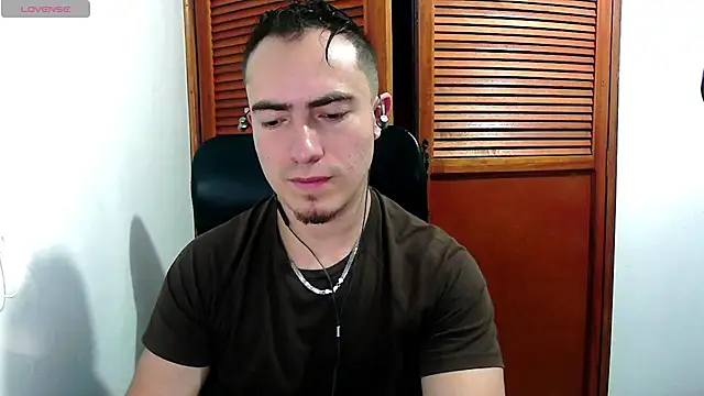 dragon1006 online show from May 21, 9:23 pm