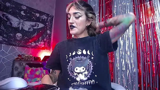 amelierouss online show from May 6, 10:58 pm