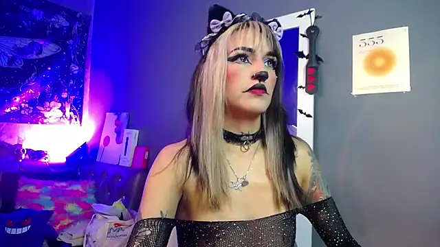 amelierouss online show from April 8, 1:51 am