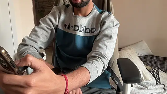 Snapshot of meatycronn chatting on February 11, 8:47 am meatycronn online show from February 11, 8:47 am