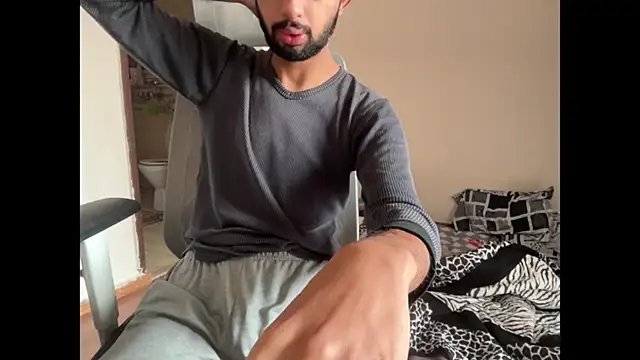 Snapshot of meatycronn chatting on January 7, 6:18 am meatycronn online show from January 7, 6:18 am