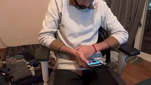 Snapshot of meatycronn chatting on February 10, 2:38 pm meatycronn online show from February 10, 2:38 pm