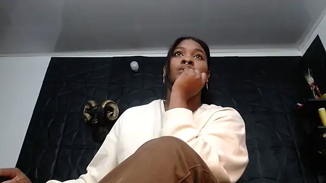 Hanna Fox 69 online show from April 7, 6:59 am