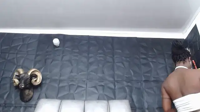 Snapshot of Hanna_Fox_69 chatting on March 3, 10:00 am Hanna Fox 69 online show from March 3, 10:00 am