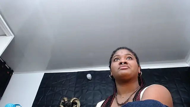 Snapshot of Hanna_Fox_69 chatting on December 18, 7:02 am Hanna Fox 69 online show from December 18, 7:02 am