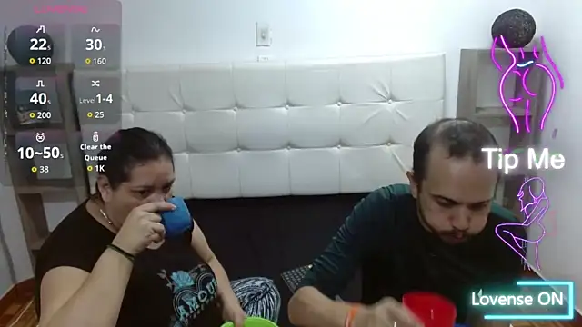 Candy and Jh0n online show from September 13, 1:00 pm