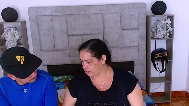 Candy and Jh0n online show from February 17, 7:55 pm