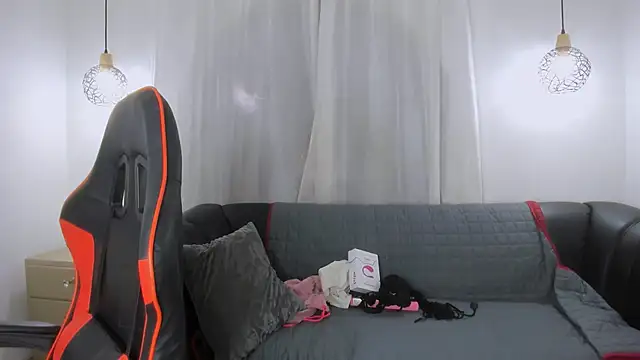 Fernanda brown18 online show from October 25, 8:20 pm