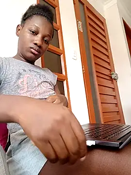 Snapshot of kharoll chatting on November 27, 1:44 pm kharoll online show from November 27, 1:44 pm