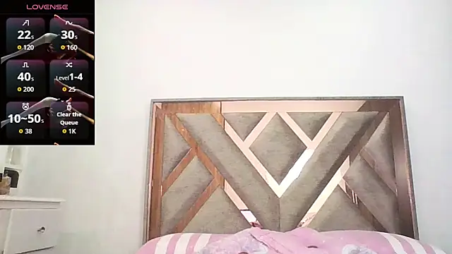 CorinaSmith28 online show from March 16, 8:55 pm