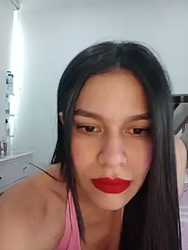 Snapshot of CorinaSmith28 chatting on June 6, 9:20 pm CorinaSmith28 online show from June 6, 9:20 pm