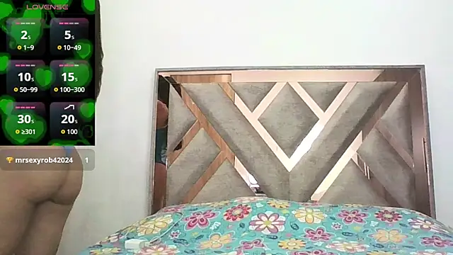 CorinaSmith28 online show from March 10, 9:30 pm