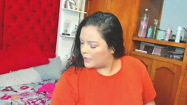 larafoxter online show from April 2, 7:20 pm