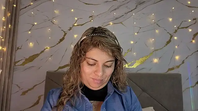 Snapshot of agatha_97_ chatting on September 20, 1:32 am agatha 97 online show from September 20, 1:32 am