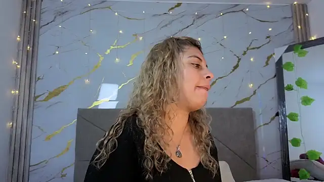 Snapshot of agatha_97_ chatting on October 8, 2:57 am agatha 97 online show from October 8, 2:57 am