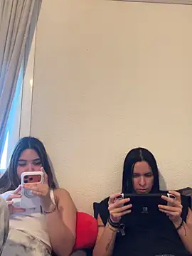 daniniescobarr online show from April 15, 5:06 pm