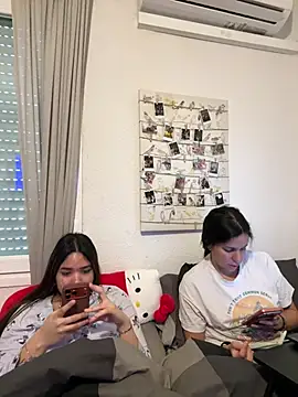 daniniescobarr online show from April 2, 1:07 pm