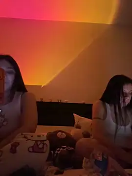 daniniescobarr online show from March 19, 9:04 pm
