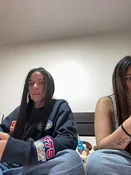 daniniescobarr online show from March 4, 8:49 pm
