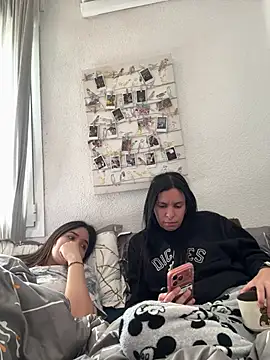 daniniescobarr online show from March 22, 1:12 pm