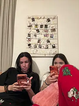 daniniescobarr online show from March 25, 9:03 pm