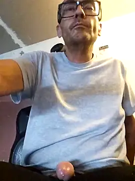 Snapshot of Pumpndeep chatting on October 23, 9:02 pm Pumpndeep online show from October 23, 9:02 pm